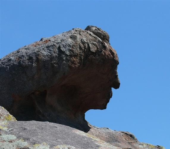 怪石嶙峋的意思是什么（怪石嶙峋的名词解释）