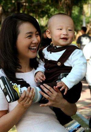 辛柏青老婆朱媛媛结婚照（为妻子朱媛媛放弃潜伏）(5)