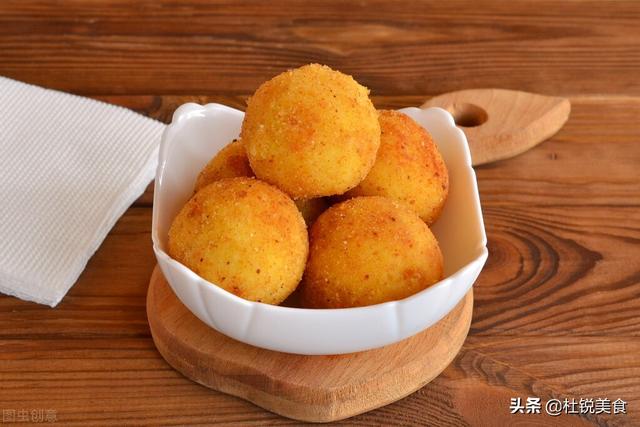 速冻汤圆怎么炸才酥脆好吃（直接下锅炸是大忌）(8)