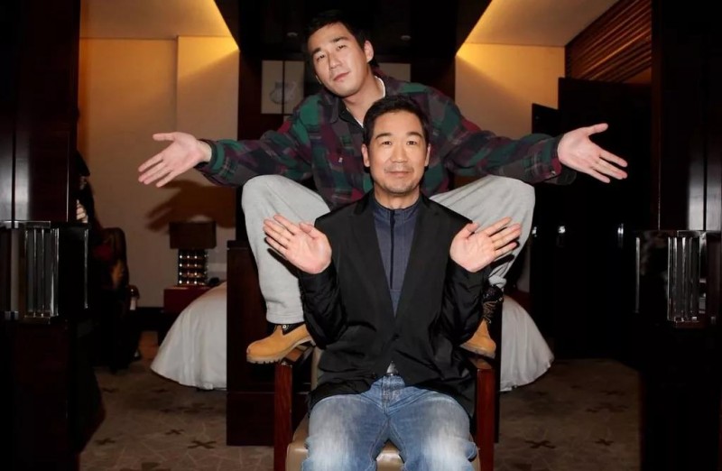 张默是张国立亲生子么(张默个人资料简介)