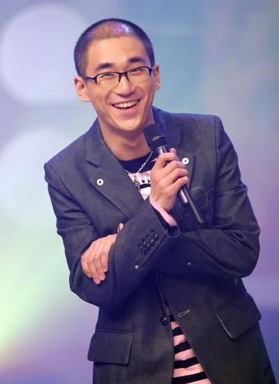 张默是张国立亲生子么(张默个人资料简介)