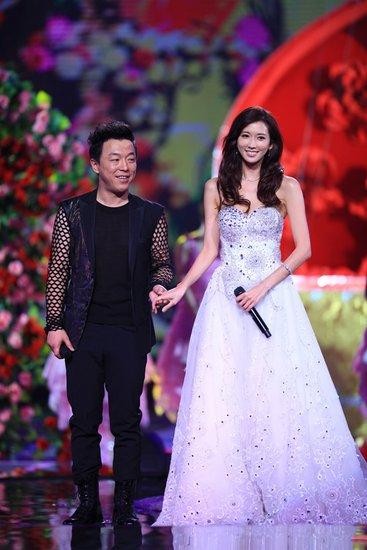 黄渤老婆简历个人资料(黄渤隐藏13年的妻子背景实力)