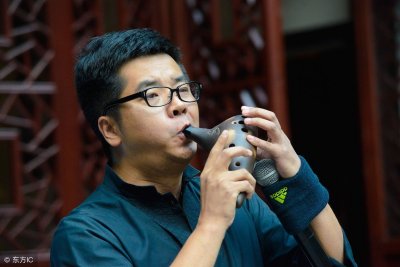 ​陶笛怎么吹初学者（十二孔陶笛快速的入门方法）