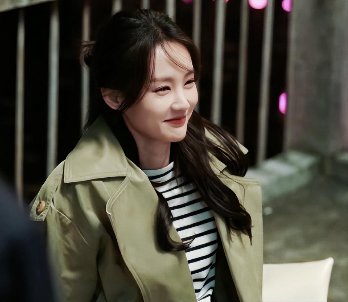 抖得越狠演技越稳！32岁李一桐出手，把“资源咖”玩出新名堂