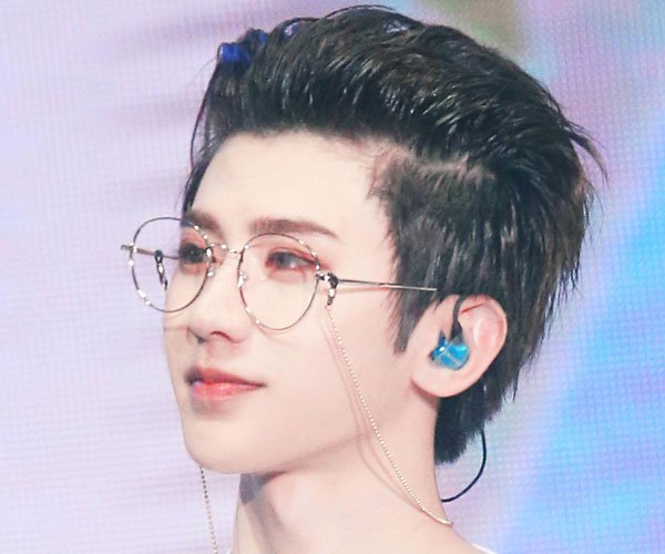 蔡徐坤为什么招黑 因为被黑上热搜是不是炒作