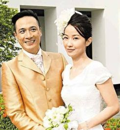 吴镇宇老婆是谁 吴镇宇老婆王丽萍个人资料及近况和图片-图1 吴镇宇老婆是谁 吴镇宇老婆王丽萍个人资料及近况和图片-图1