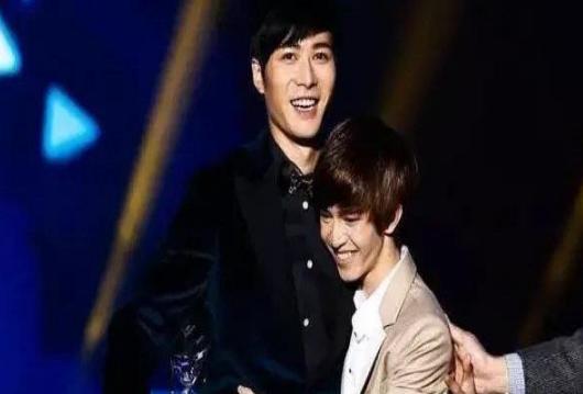 陈学冬和郭敬明有什么关系(陈学冬与女生牵手疑恋爱)(7)