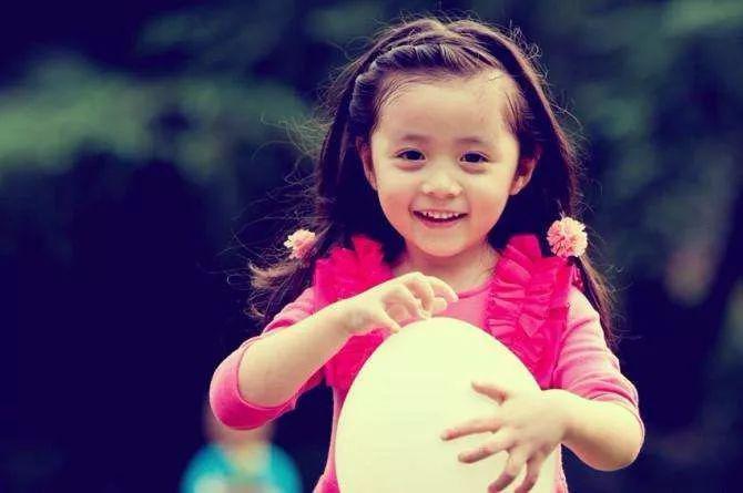 著名导演彭小莲去世,将来优秀的孩子,儿时都有一个共同点