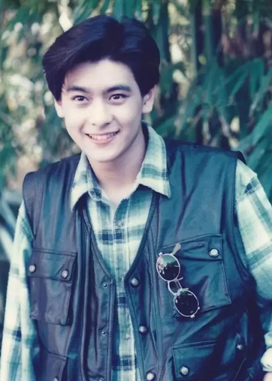 林志颖几岁出道的(林志颖48岁出道30年不老男神也老了)