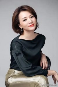 ​董卿个人资料简介 年龄(主持人——董卿结了多少次婚)