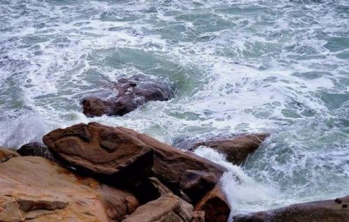 百川东到海,何时复西归意思(百川东到海何时复西归这首诗的名字叫什么)-第1张图片-