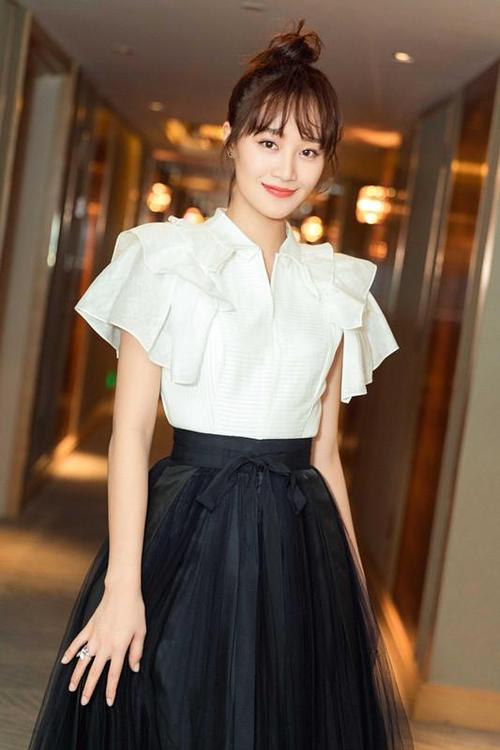 明艳动人蓝盈莹个人资料