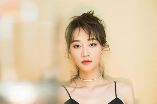 明艳动人蓝盈莹个人资料