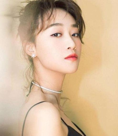 明艳动人蓝盈莹个人资料