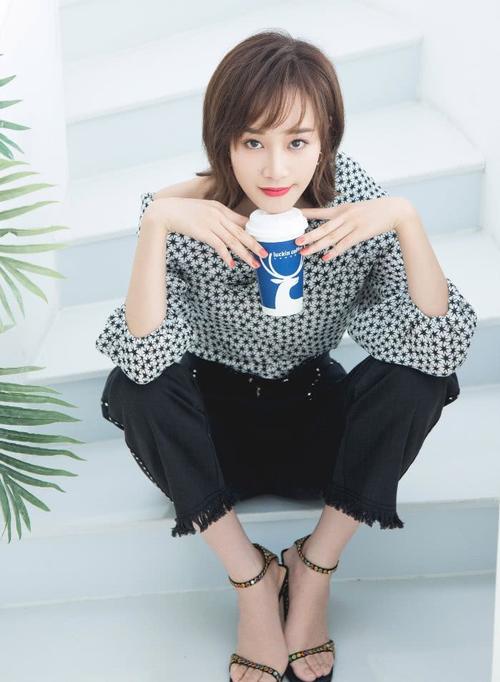 明艳动人蓝盈莹个人资料