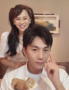 ​伊能静与小9岁秦昊婚姻状况疑云，网传两人已分手