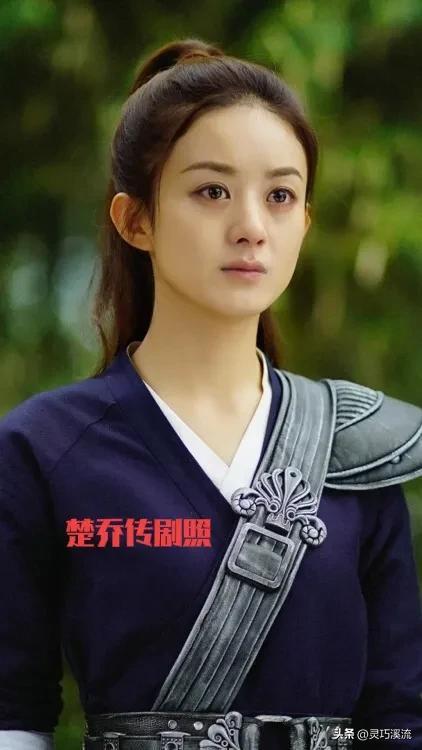 从小龙套到如今的电视剧女王，赵丽颖少了早期的可爱多了些成熟。