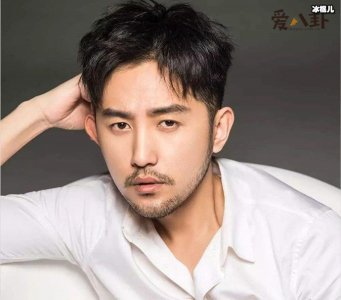 ​毛毅董维嘉二人恋情遭扒？是怎么认识的呢？