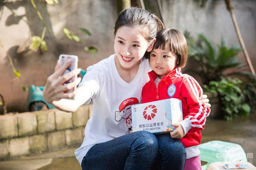 章泽天狂删微博原因是什么真的受伤了吗 章泽天最新消息