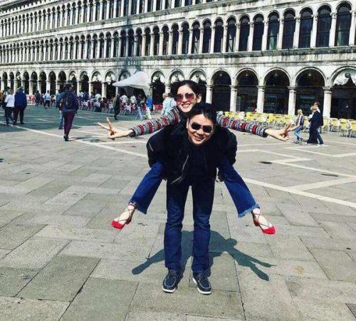 章泽天狂删微博原因是什么真的受伤了吗 章泽天最新消息