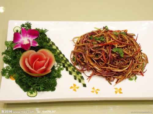 东北的山野菜长大是个什么菜（有一种长在森林里的菜）(2)