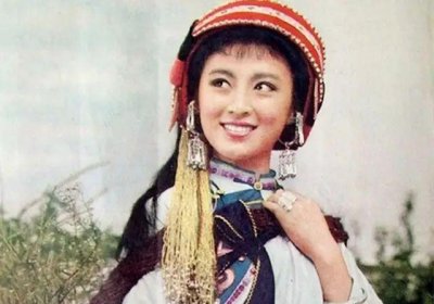 ​一代经典杨丽坤,生前行迹疯迷,逝后令人惋惜