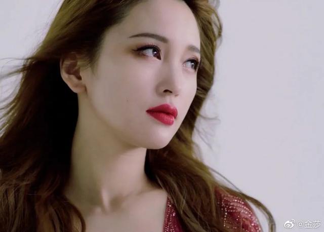 金莎公开整容（美人计金莎变美不靠整容靠正骨）(8)