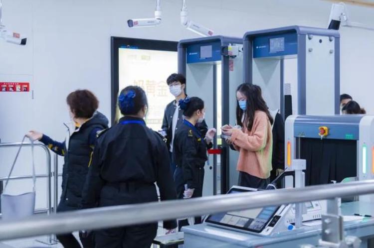 看看这阵容「这套阵容你绝对没见过」