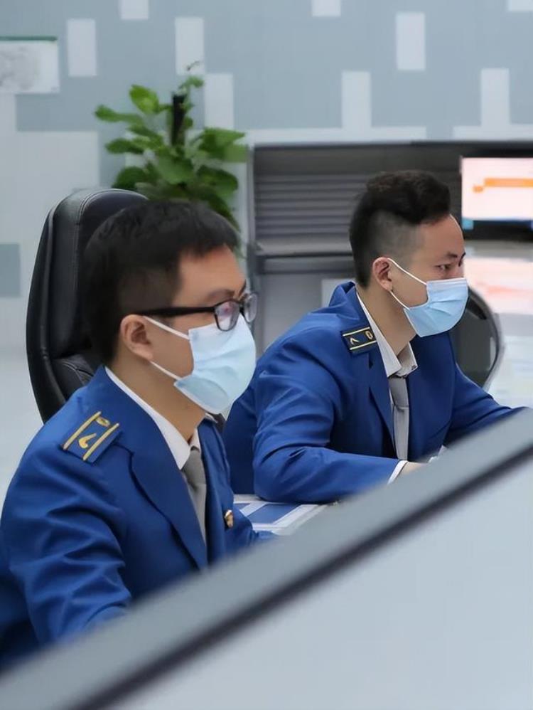 看看这阵容「这套阵容你绝对没见过」