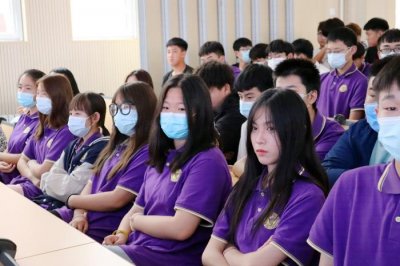 ​初中毕业女生的出路（初中毕业女生的出路有哪些）