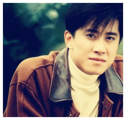 歌手毛宁近照罕见曝光,50岁逆生长如20岁小鲜肉