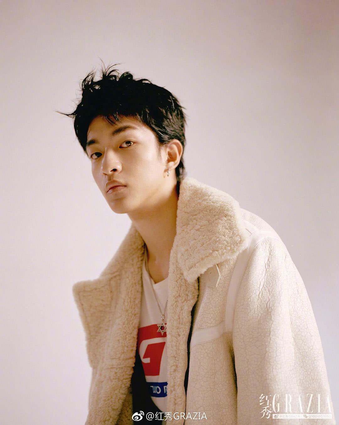 屈楚萧个人资料写真作品