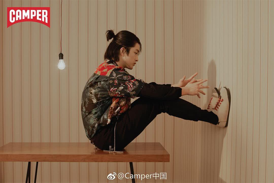 屈楚萧个人资料写真作品