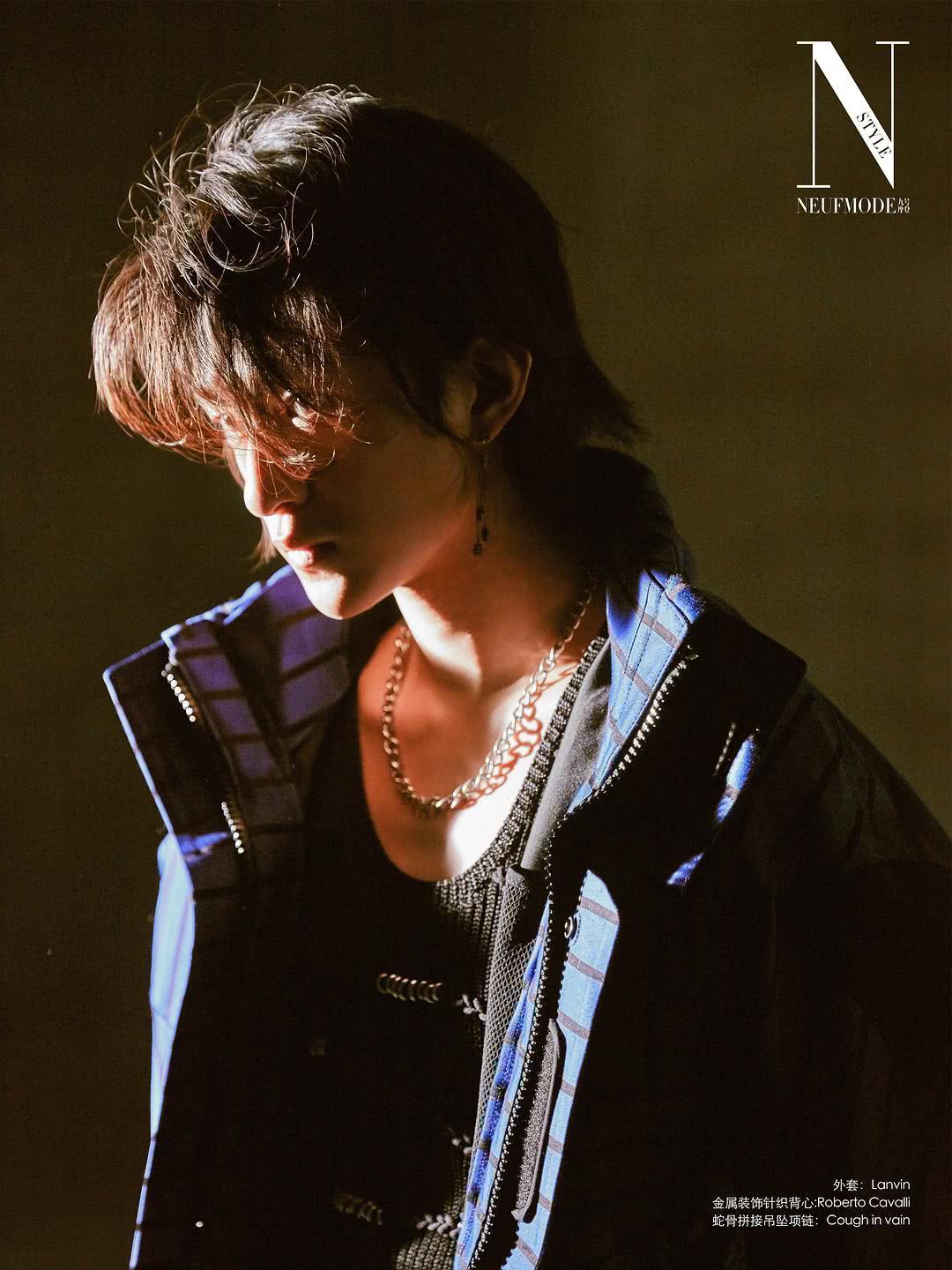 屈楚萧个人资料写真作品