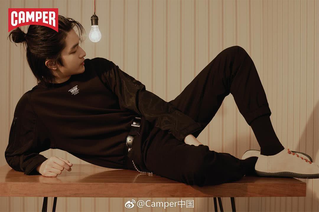 屈楚萧个人资料写真作品