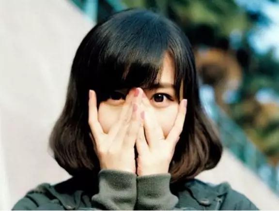 约女生出来没话题聊怎么办，约女孩子出来没有回应