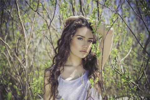 聊天第一句幽默技巧，和女生聊天开场白很重要