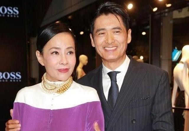 周润发为什么无儿无女（周润发和陈荟莲结婚多年为何无子）