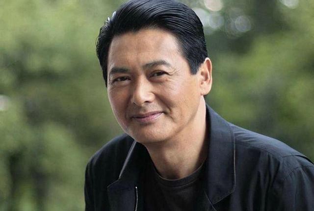 周润发为什么无儿无女（周润发和陈荟莲结婚多年为何无子）