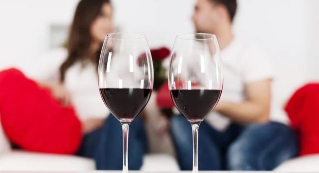 生活喝红酒的正确方法  1
