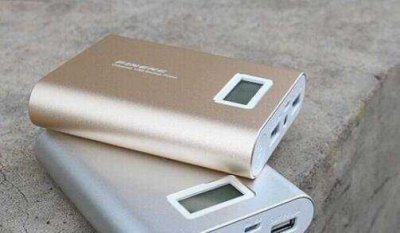 ​男子出门前闻到糊味回来家烧没了 充电宝如何使用才安全？