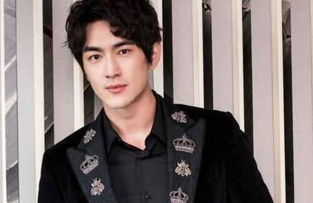 他吻了4位女神 却都没有吻汪东城时的主动，吻戏里面只出嘴