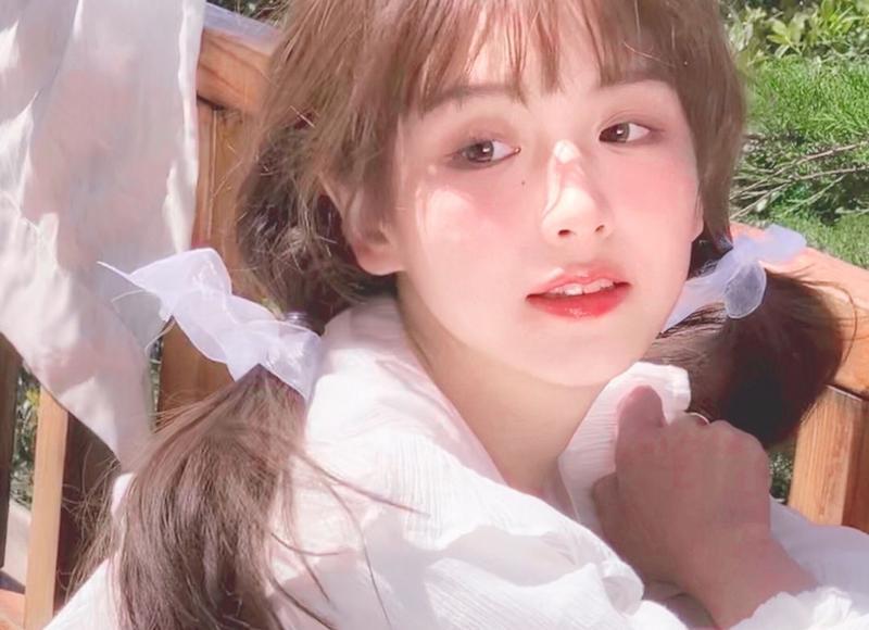 高冷的女生遇到心动的人表现什么