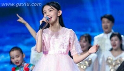 ​宋小睿为什么不用上学，在上学(学习成绩十分优秀获奖无数)