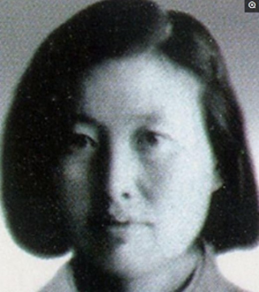 看完韩先楚上将妻子，再看萧克上将妻子，都健在，一生令人敬佩