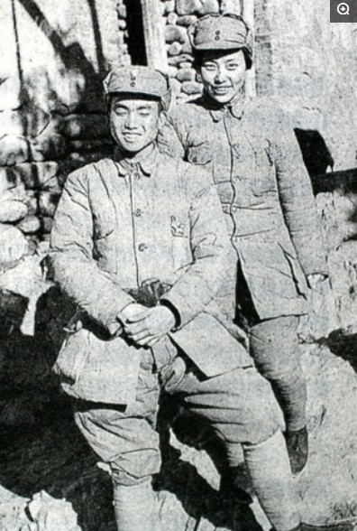 看完韩先楚上将妻子，再看萧克上将妻子，都健在，一生令人敬佩