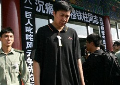 ​穆铁柱的人生路：22岁参军入伍打球，59岁病逝，妻子为他悲痛