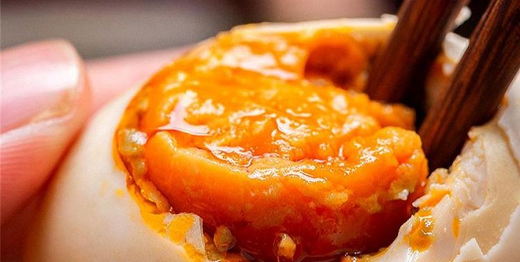 怎样腌咸鸭蛋出油又不咸