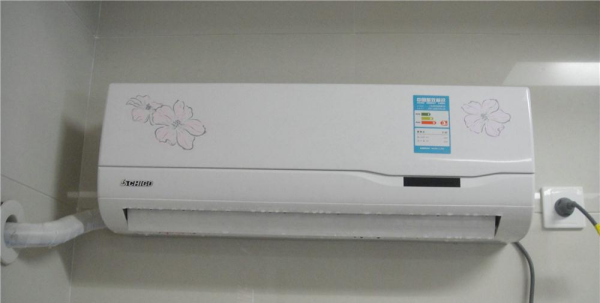 屋里空调开30度都不热,空调开了30度房间还是不热图1