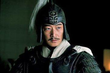 陆逊被困八卦阵时,诸葛亮的岳父为何要救下他?难道他背叛了蜀国